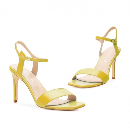 Sandalias de piel amarillo