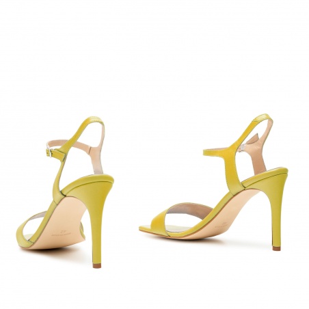 Sandalias de piel amarillo