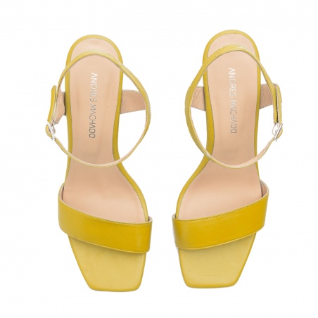 Sandalias de piel amarillo