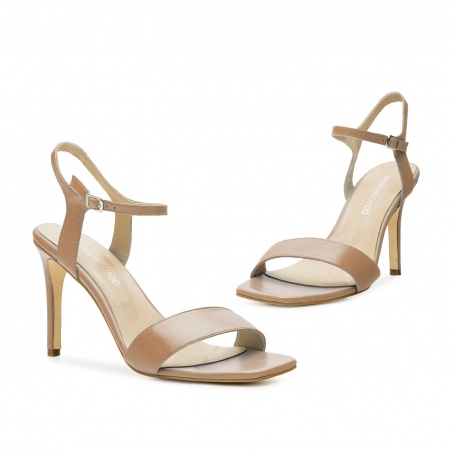 Sandalias de piel nude